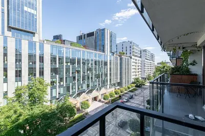 Budynek, w którym mieści się apartament