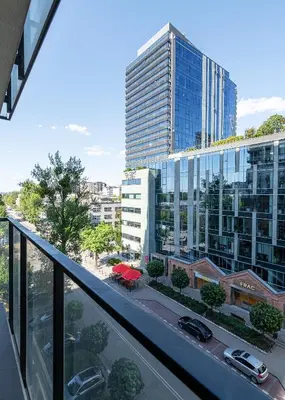 Budynek, w którym mieści się apartament