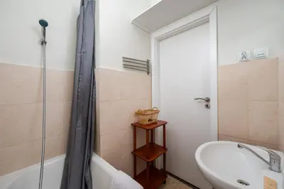Łazienka w obiekcie Metro Wierzbno Warm Apartment by BookingHost