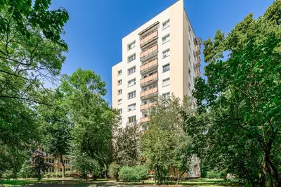 Budynek, w którym mieści się apartament