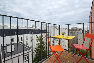 Balkon lub taras w obiekcie Przytulne mieszkanie na Pradze przy Metro Stadion Narodowy