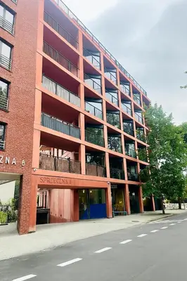 Budynek, w którym mieści się apartament
