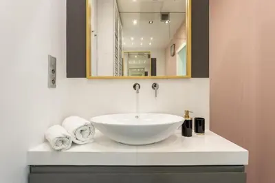 Łazienka w obiekcie Close-Urban Apartaments - Great Location - City Center - Zurawia