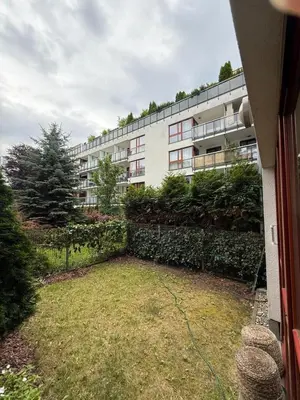 Ogród w obiekcie Apartament 3 pokojowy Miasteczko Wilanów 77m2