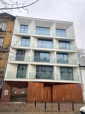 Budynek, w którym mieści się apartament