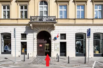 Fasada lub wejście do obiektu Apartament w kamienicy na Żurawiej