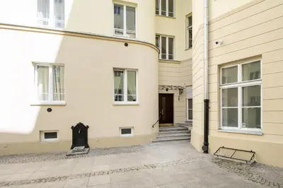 Budynek, w którym mieści się apartament