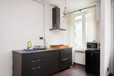 Plan piętra w obiekcie Old Town Square Black & White Studio by BookingHost