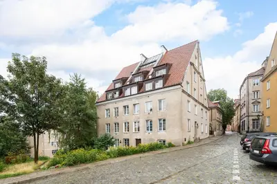 Plan piętra w obiekcie Old Town Square Black & White Studio by BookingHost