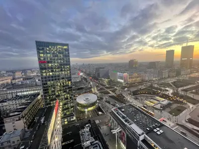 Widok na miasto Warszawa z tego apartamentu