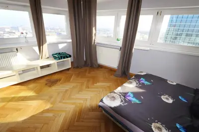 Łóżko lub łóżka w pokoju w obiekcie Fantastic-Inn Warszawa - CH35