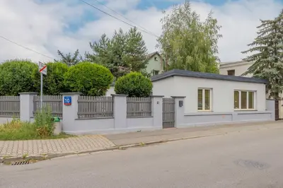 Budynek, w którym mieści się apartament