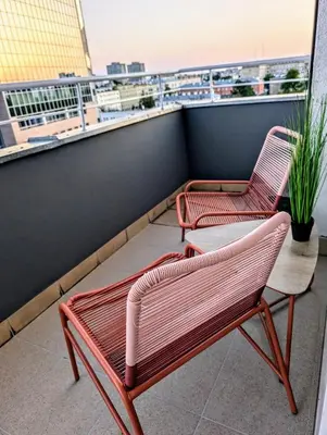 Balkon lub taras w obiekcie Royal Gardens Panorama Apartment by Cooee