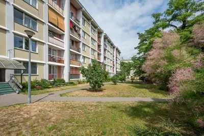 Budynek, w którym mieści się apartament