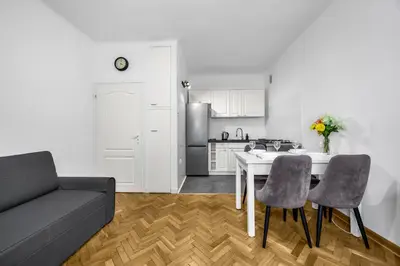 Kuchnia lub aneks kuchenny w obiekcie Bokserska Apt - Chopin Airport Nerby - by Rentujemy