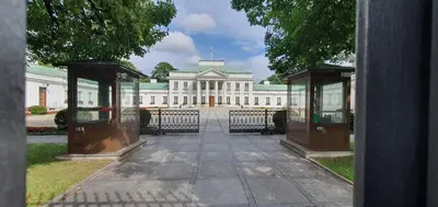 Budynek, w którym mieści się apartament