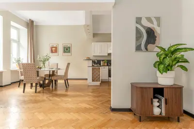 Kuchnia lub aneks kuchenny w obiekcie oompH Warsaw Central 3BR & 2BATHS Grand Residence