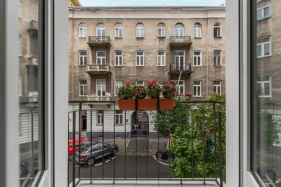 Budynek, w którym mieści się apartament