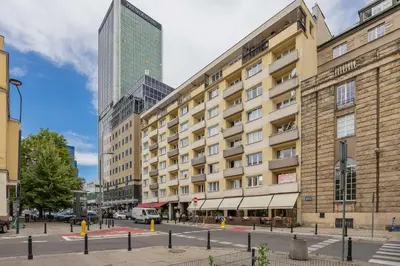 Budynek, w którym mieści się apartament