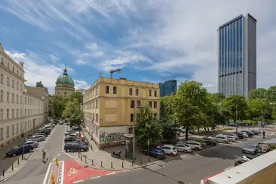 Widok na miasto Warszawa z tego apartamentu