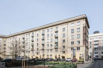 Budynek, w którym mieści się apartament
