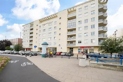 Budynek, w którym mieści się apartament