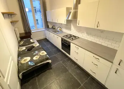 Kuchnia lub aneks kuchenny w obiekcie Fantastic-Inn Warszawa - KP22