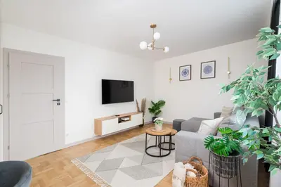 Telewizja i/lub zestaw kina domowego w obiekcie Wrzeciono Comfortline Apartment by BookingHost