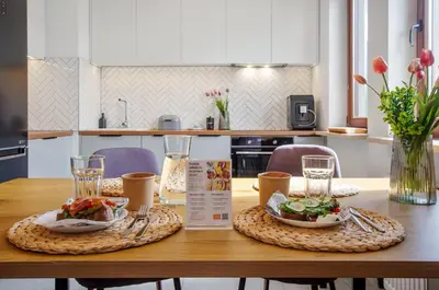 Kuchnia lub aneks kuchenny w obiekcie Urban Jungle Apartment With AC Praga Poludnie