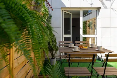 Balkon lub taras w obiekcie Metro Plac Wilsona Cozy Apartments by Noclegi Renters