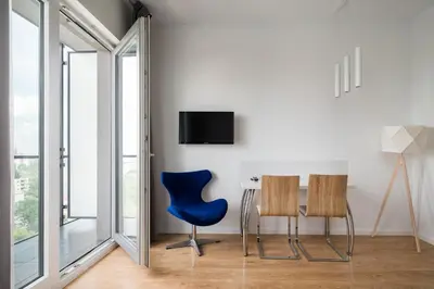 Telewizja i/lub zestaw kina domowego w obiekcie Varsovia Comfort Studio by BookingHost