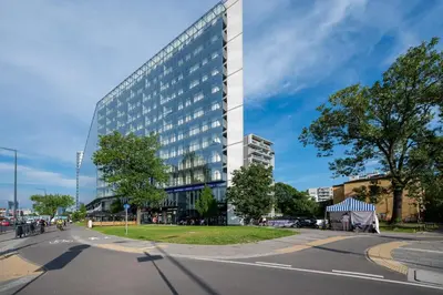 Budynek, w którym mieści się apartament
