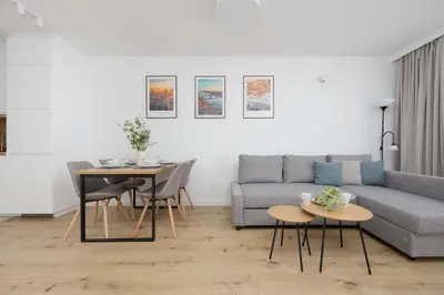 Część wypoczynkowa w obiekcie Łucka Bright Apartment with Parking in Warsaw by Noclegi Renters