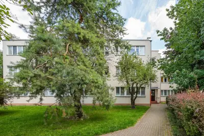 Ogród w obiekcie Park Malickiego Cozy Apartment by BookingHost