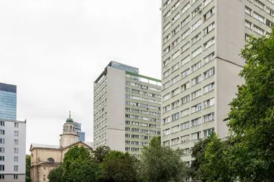 Budynek, w którym mieści się apartament