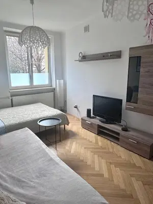 Telewizja i/lub zestaw kina domowego w obiekcie Metro Wiezbno Mokotów