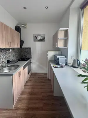 Kuchnia lub aneks kuchenny w obiekcie Metro Wiezbno Mokotów