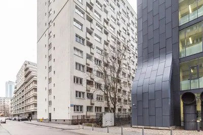 Budynek, w którym mieści się apartament