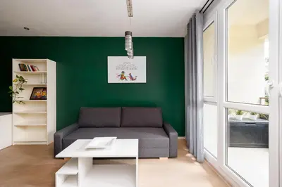 Część wypoczynkowa w obiekcie Nowa Praga Homely Apartment by BookingHost