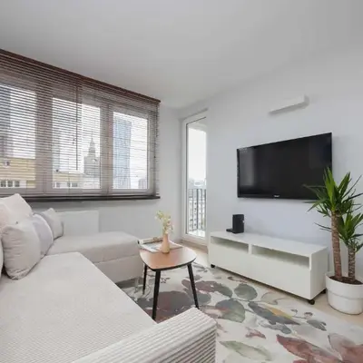 SkyView Comfortable Apartment with Balcony in the City Center by Noclegi Renters