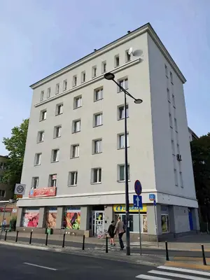 Budynek, w którym mieści się apartament