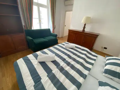 Łóżko lub łóżka w pokoju w obiekcie Fantastic-Inn Warszawa - CH30