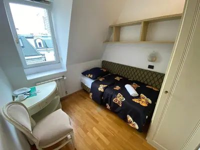 Łóżko lub łóżka w pokoju w obiekcie Fantastic-Inn Warszawa - CH30