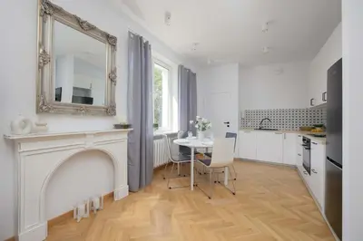 Kuchnia lub aneks kuchenny w obiekcie Stylish One Bedroom Apartment in Warsaw with Balcony by Noclegi Renters