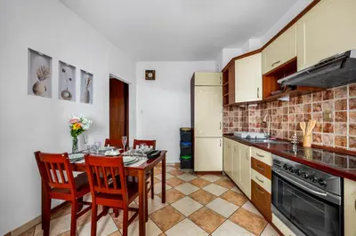 Kuchnia lub aneks kuchenny w obiekcie Mokotów Apt - 10th Floor, 52m2 - by Rentujemy