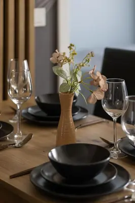 Napoje w obiekcie Beige Apartment in Warsaw with Parking and Air Conditioned Living Room by Noclegi Renters