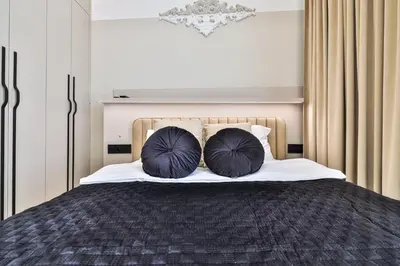 Łóżko lub łóżka w pokoju w obiekcie Kasprzaka 31 Deluxe & Garaż By Perfect Apart 1004
