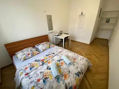 Łóżko lub łóżka w pokoju w obiekcie Fantastic-Inn Warszawa - Ordynacka