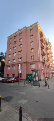 Budynek, w którym mieści się apartament