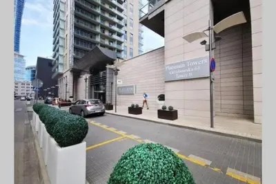 Budynek, w którym mieści się apartament